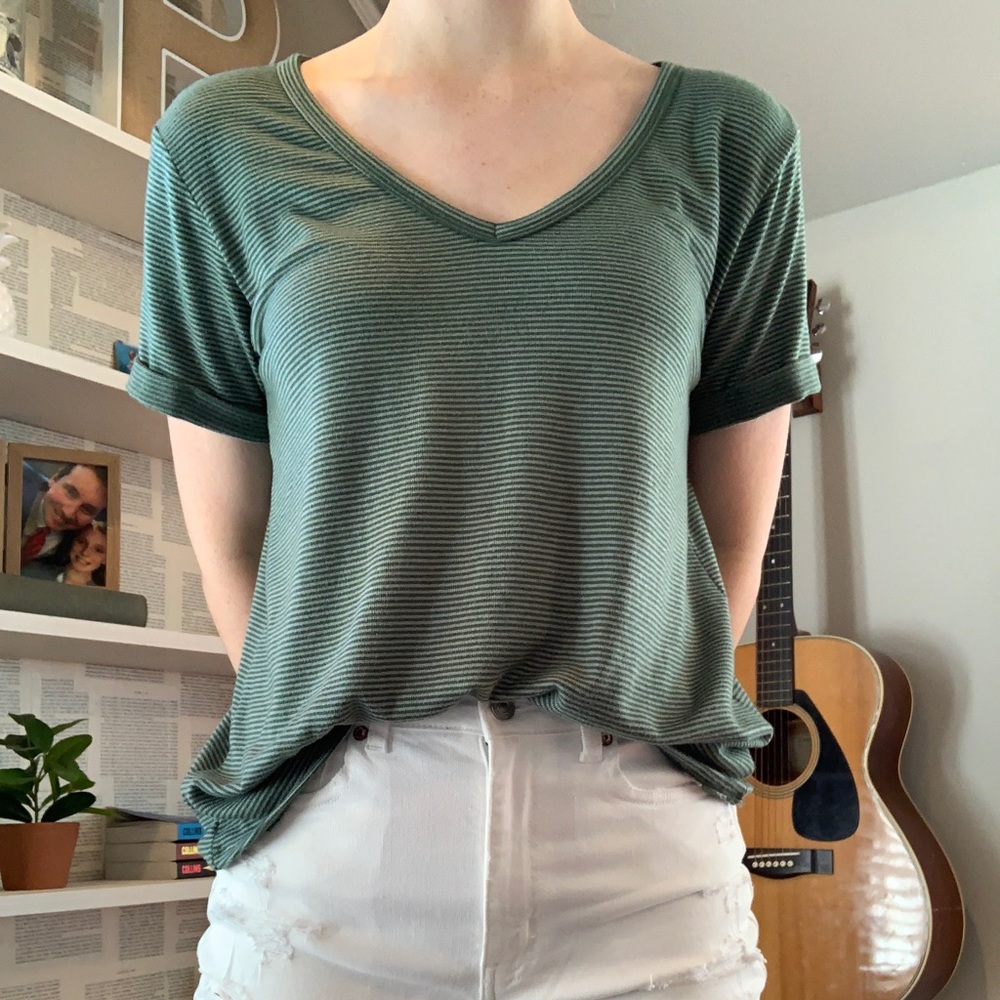 American Eagle V-Neck T-Shirt